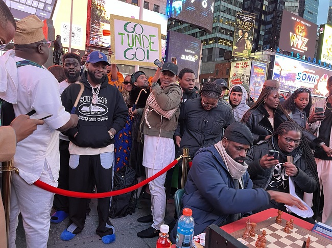 Davido-comes to support Tunde Onakoya in his quest to break the record